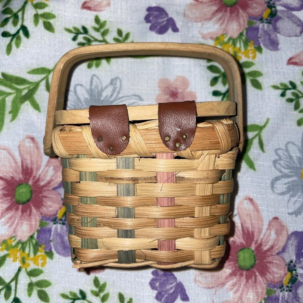 Miniature Handwoven Wood Splint Picnic Basket with Lid Longaberger Inspired